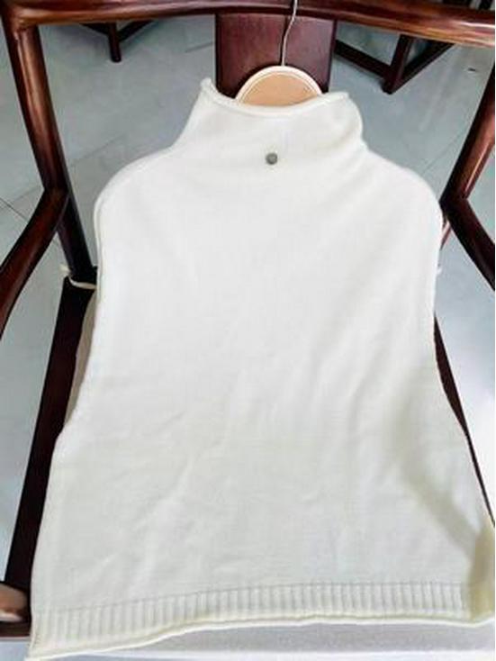 Women's Cashmere Sweater Vest: High Neck, Button-Up, Sleeveless, Loose Fit, Slimming, Wool Knit – Perfect for Autumn and Winter.