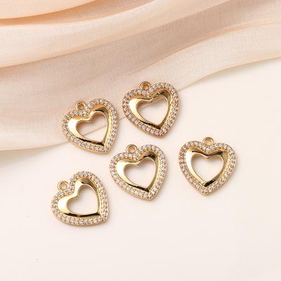 Durchbrochener, mit Diamanten besetzter Liebesanhänger, handgefertigte Ohrringe, Halskette, Zirkonanhänger-Schmuckzubehör, Armband, Legierungszubehör.