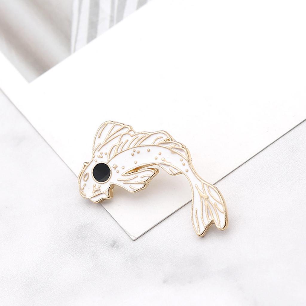 2pcs Stylish Breastpin Enamel Lapel Brooch Black and White Kois Fish Pins for Jackets Stylish Corsage Badge Jewelry
