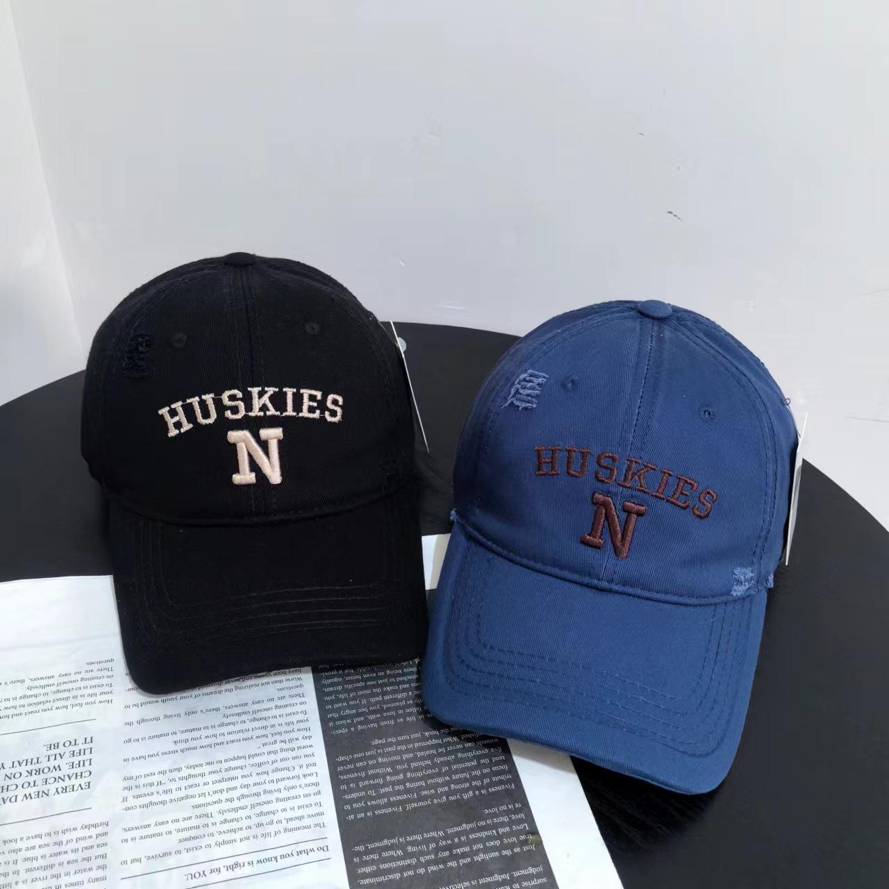 

Spring and summer wide face small sunscreen cap trendy new trendy brand N letter embroidery soft top baseball hat M（56-58cm） белый