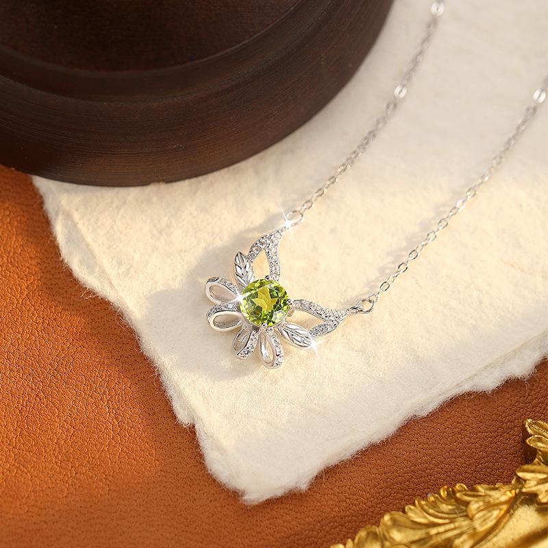Original Design Natural Crystal Stone Butterfly Necklace Women's S925 Sterling Silver Light Luxury Niche High-end Collarbone Chain Jewelry Gift