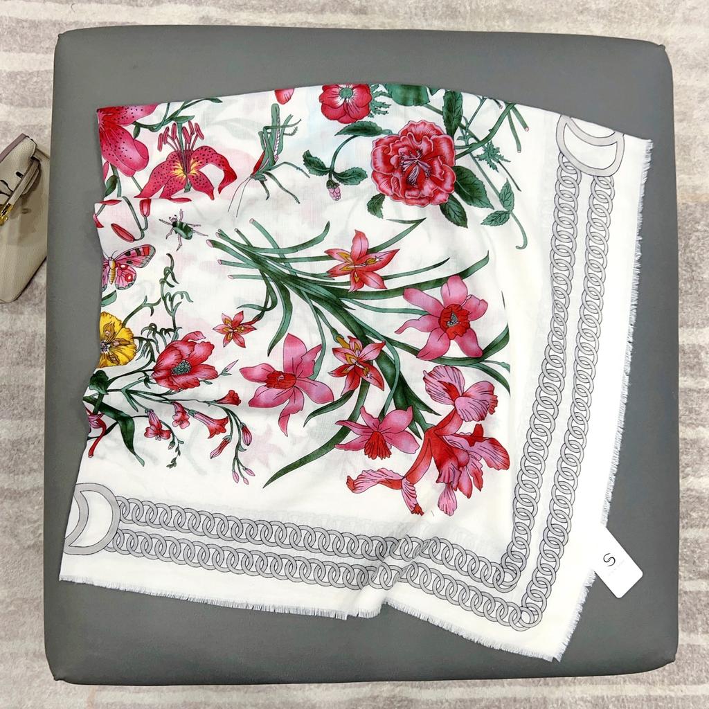 2025 spring and summer new beard removal large square scarf fashion printing decoration warm shawl travel photo show temperament scarf