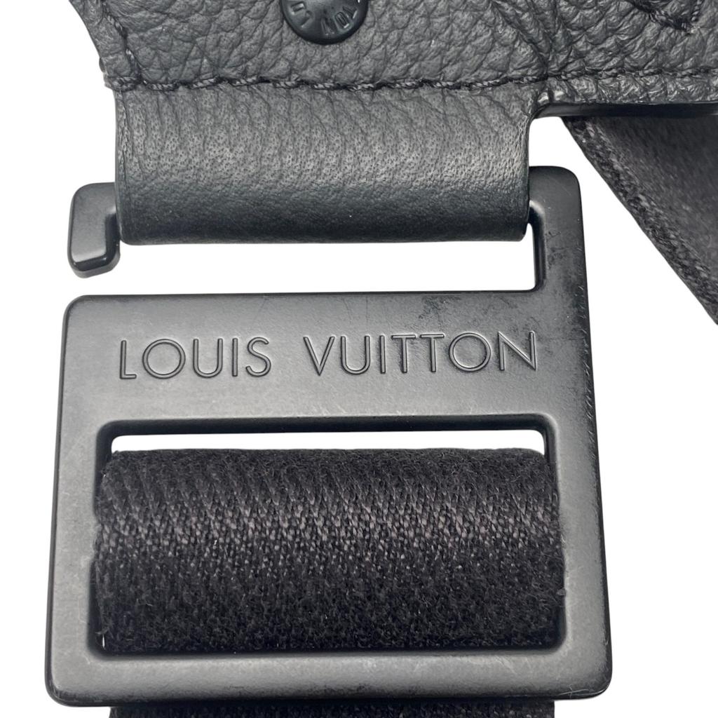 Used LOUIS VUITTONbody bag black leather mens