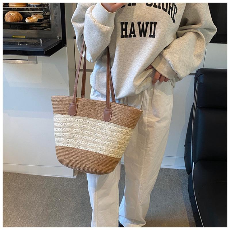 Straw Bag Women's Handbag Seaside Tote Bag Large-capacity Woven Shoulder Bag Rattan Straw Bag Bucket Bag Tide