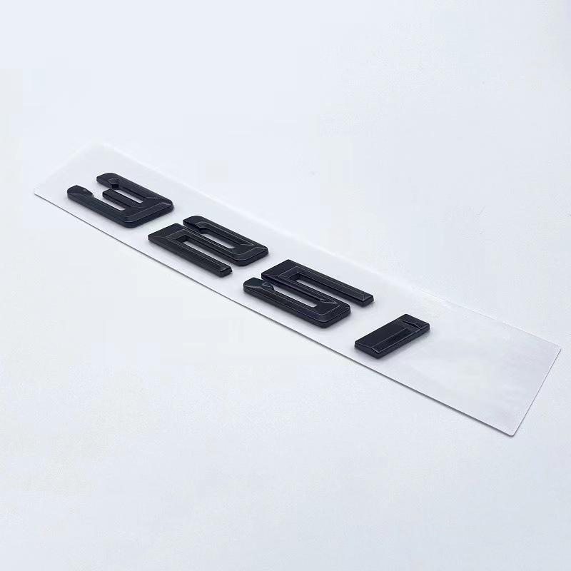 Yeni BMW 3 Serisi ile uyumludur: 350i, 340i, 330i, 325i, 320i Arka Logo Çıkartmaları.