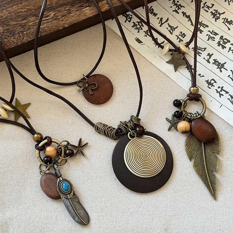 Retro Chinese Leather Star Tassel Feather Necklace - Women's Clavicle Chain