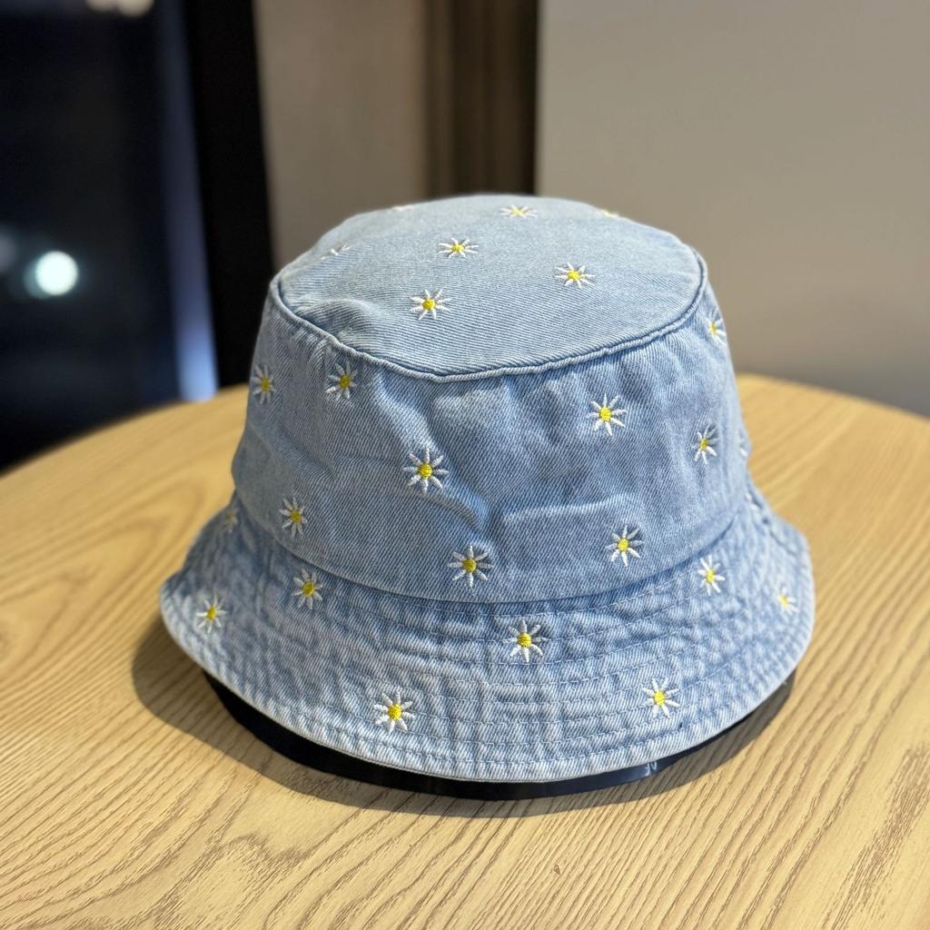 New vintage washed denim fisherman hat for women, cute small flower pot hat for spring and summer, versatile and face-slimming, trendy sun hat