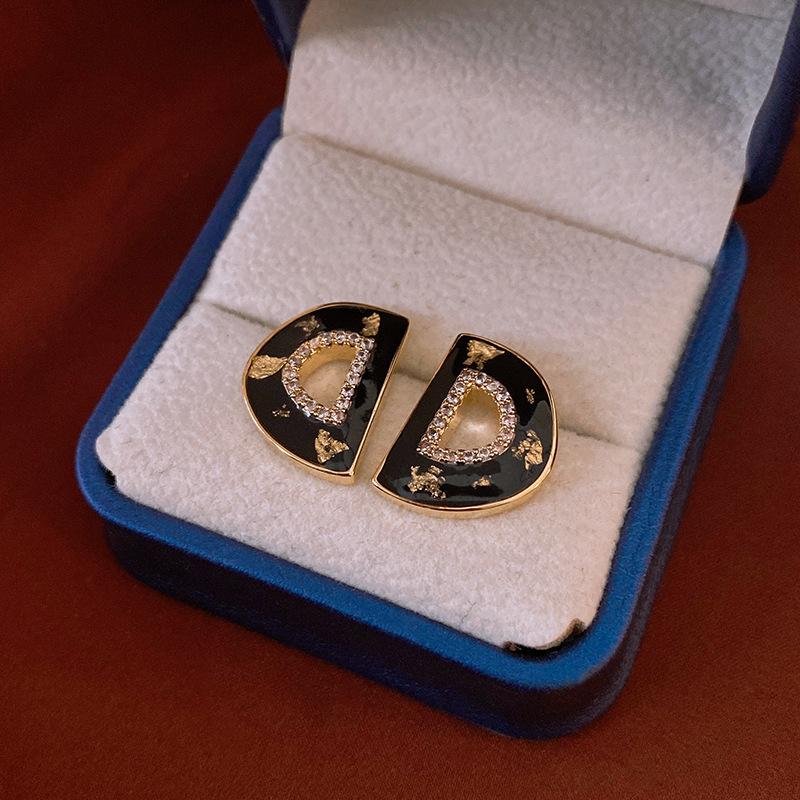 Medieval Vintage Silver Needle Retro High-end Earrings Light Luxury Versatile Earrings Court Style Niche Earrings