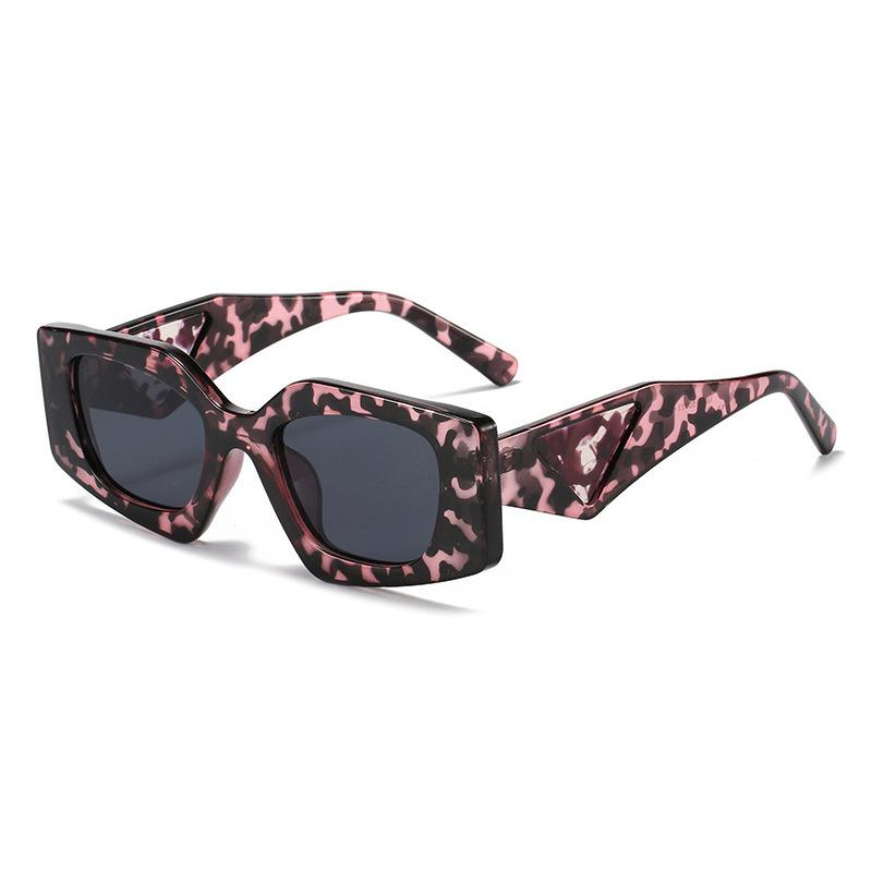 

Luxurious Vintage Retro Leopard Print Gradient Square Shape for Women Sunglasses Y2K Small Frame Candy Color Design Casual Men Sun Eyeglasses UV400 as picture