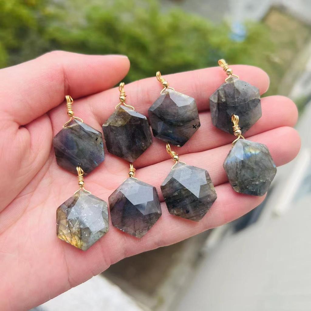 Natural Crystals High Quality Pendant Polyhedron Colorful Labradorite Pendant Gemstone Necklace