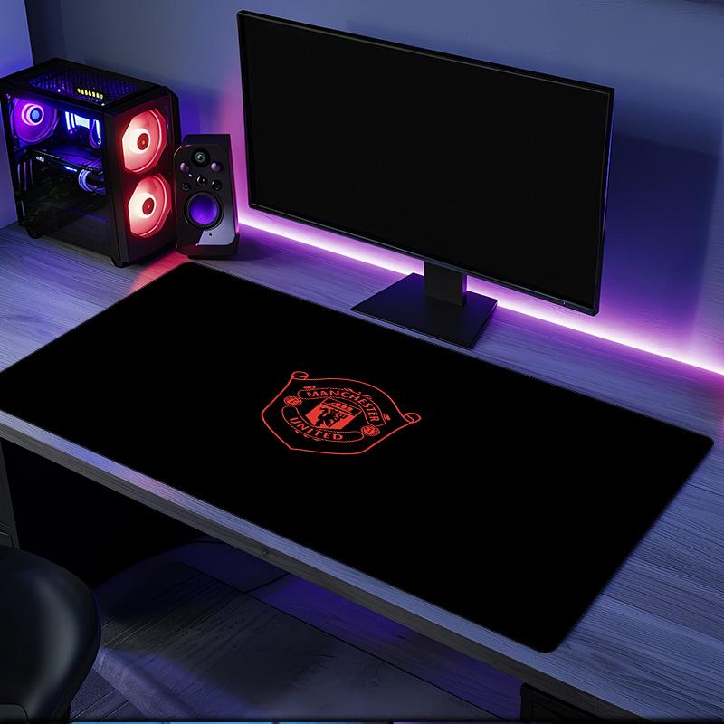 Manchester Crest Mouse Pad, Rubber Base, Mouse Pad for Gamers and Office Use, Gaming Desk , Easy To Clean Mat Christmas Fan Gifts