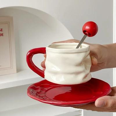 230ml Seramik Kupa Zarif Pileli tasarım Seramik Kahve Fincanı ve Tabağı Seti Avrupa tarzı Öğleden sonra çayı fincanı Romantik hediye