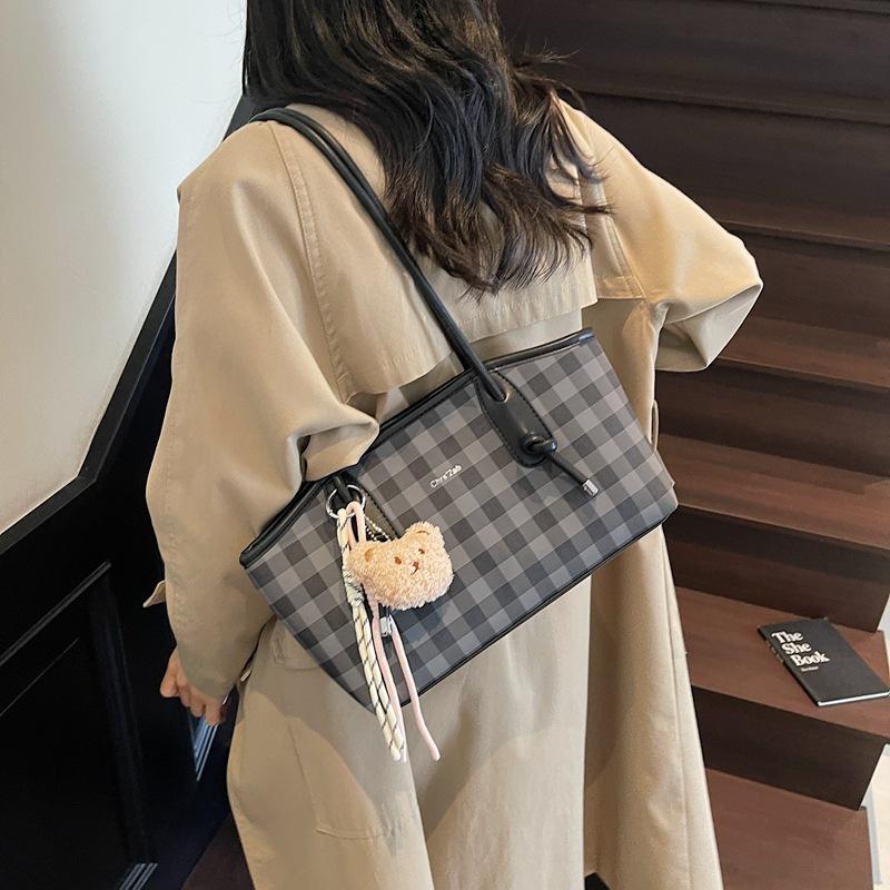 

Летняя сумка-тоут в шахматную клетку, женская новая повседневная универсальная сумка через плечо/подмышку большой вместимости чёрный