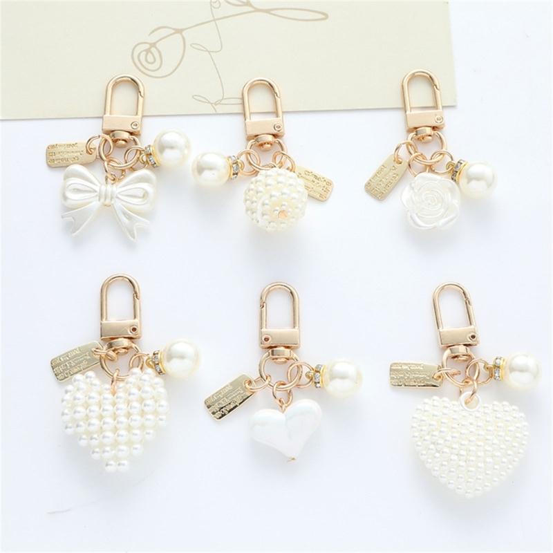 Trendy Pearls Heart Keychain Accessory Sturdy Heart Keychain With Pearls and Rose Charm For Social Event And Outings