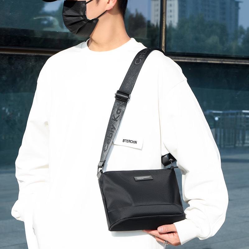 2024 Trendy Herren-Umhängetasche mit großem Fassungsvermögen und strukturierter Umhängetasche