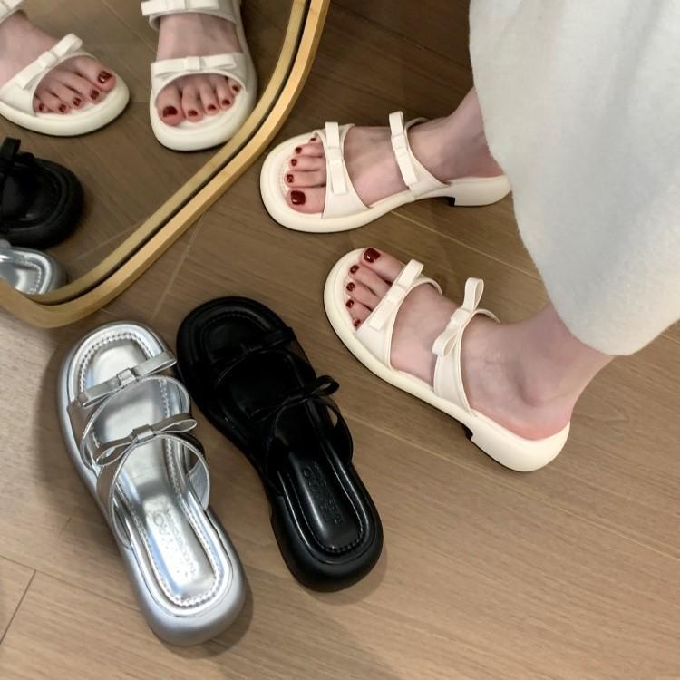 Evening Breeze Gentle Slippers Women's 2025 Summer New French Silver Sandals Seaside Beach Thick Heel Bow Women's Shoes
