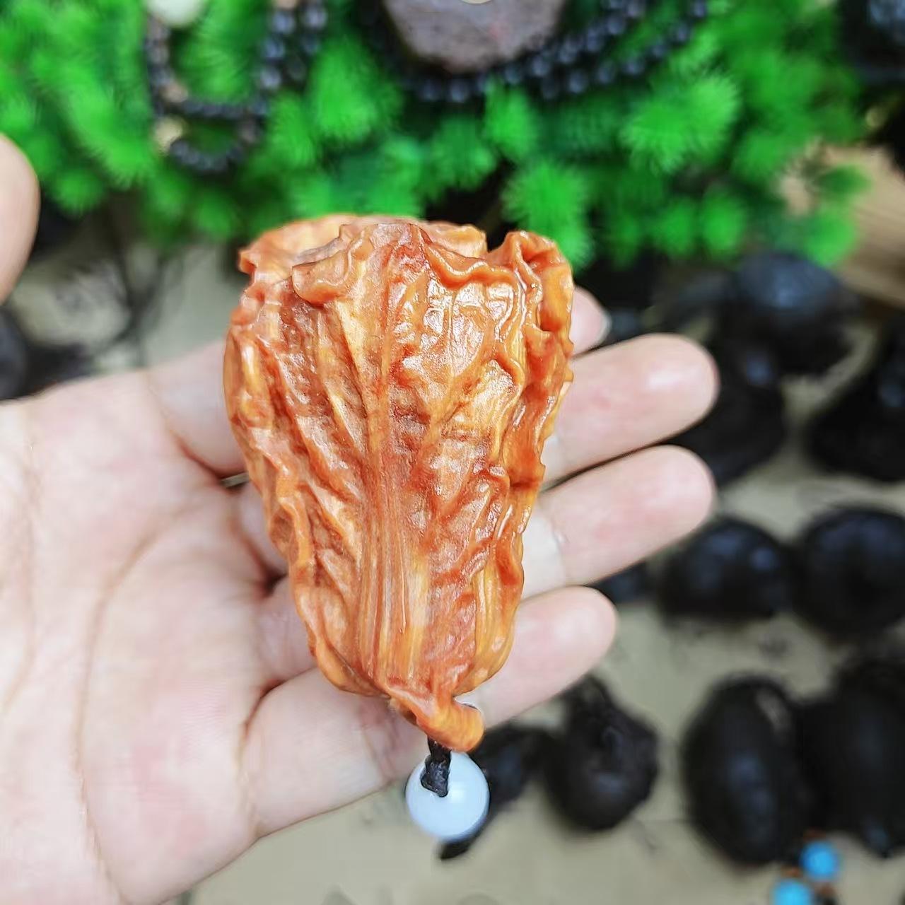 Cypress wood carvings Cabbage Woodcarving Handheld Artifacts Crafts Gifts Decorative Pendants 6.5cm