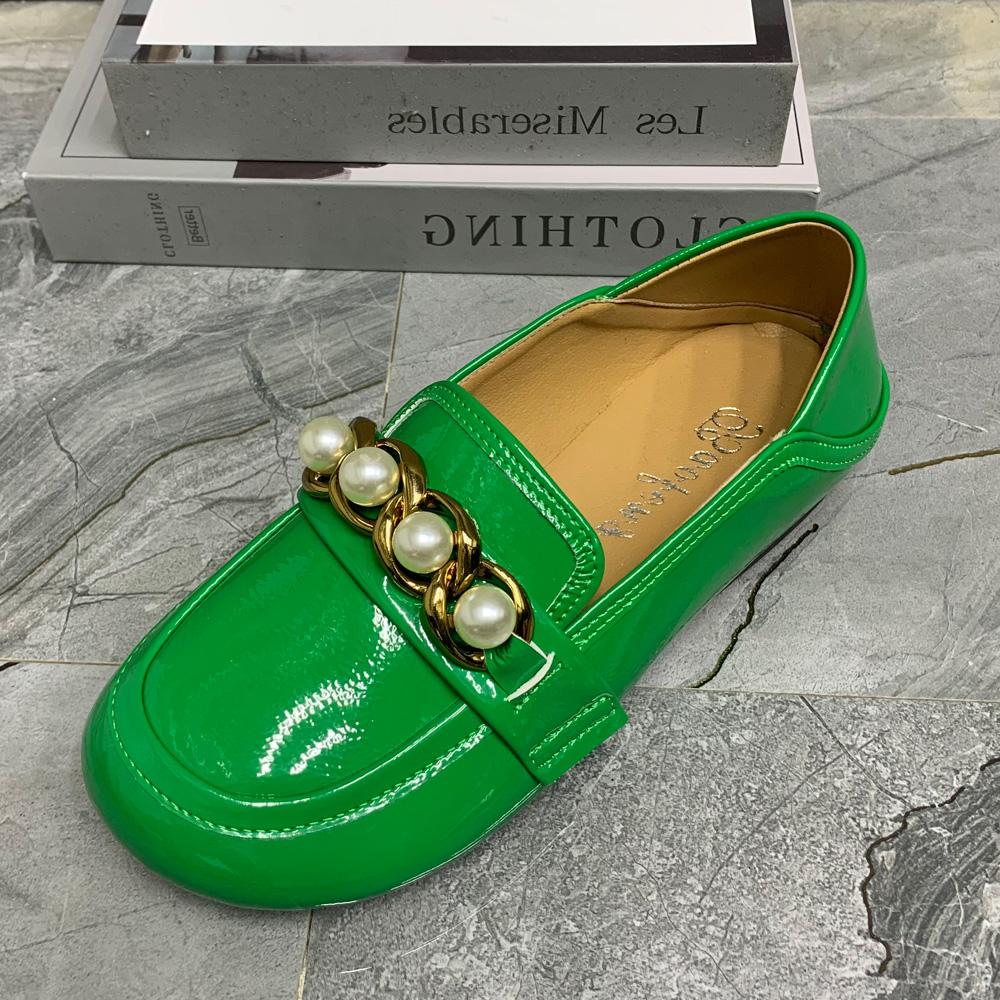 Fashion Luxury Brand Women Flats Shoes Plus Size Casual Shoes For Women Pearl Chain Patent Leather Female Loafers Summer Mullers