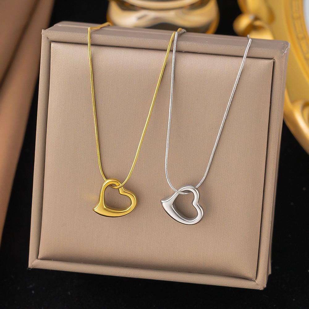 Stainless Steel Love Heart Pendant Necklace For Women Fashion Ladies Gold Color Clavicle Chain High Quality Jewelry Gifts New In