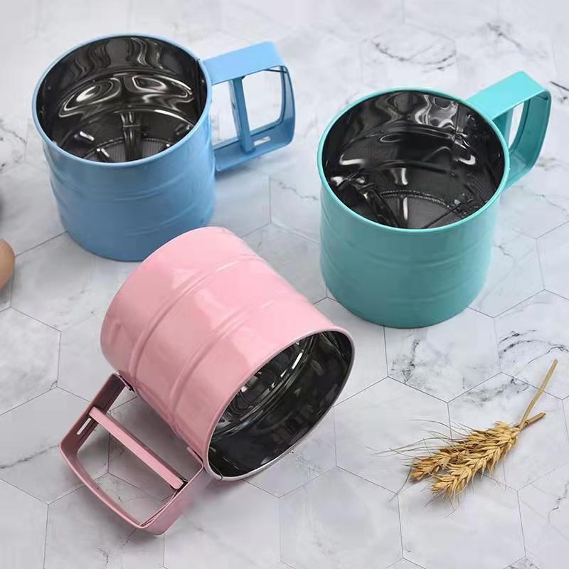 Stainless Steel Mesh Flour Sieve With Adjustable Handle For Home Baking And Food Preparation