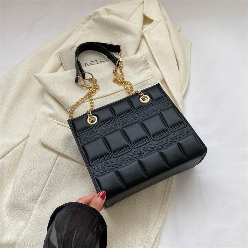 

Fashionable Minimalist Square Bag In Multiple Colors For Everyday Use And Stylish Looks чёрный