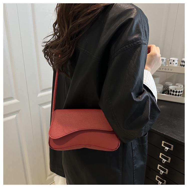 2025 Women's Autumn Minimalist Crossbody: New Niche Design Single Shoulder & Underarm Bag.