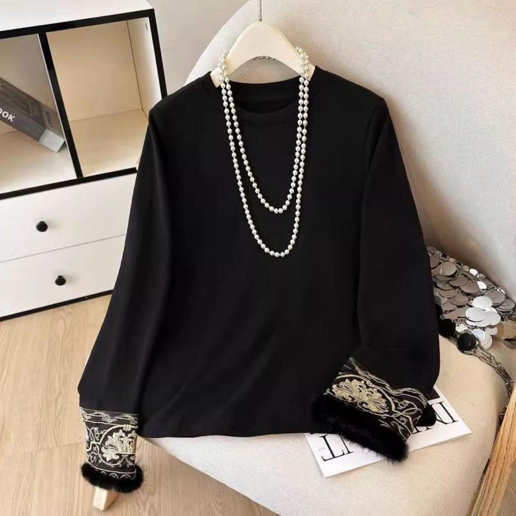 Women's Plus Size Embroidered Thermal Long-Sleeve Top, New Autumn/Winter Warm Loose Fit, Chinese Style.