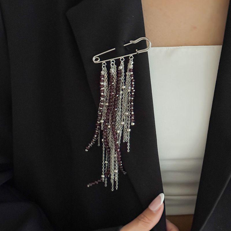 Beaded Crystal Chain Tassel Brooch for Women, European and American 2026 New Trendy Hip-Hop Fashion Internet Celebrity Style Accessory
