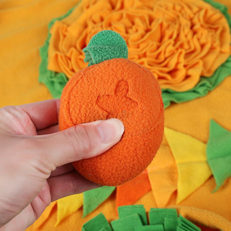 Radish Squeaky Dog Sniffing Mat - Interactive, Self-Entertainment Play & Training, Washable Pet Pad
