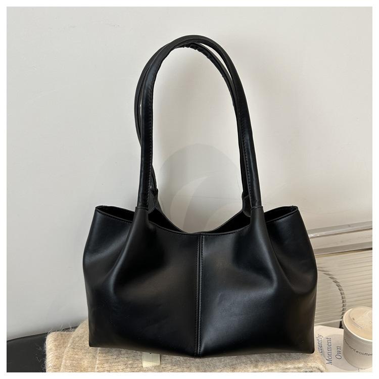 

The original design tote bag is popular this year in Japan and South Korea, niche fashion, large-capacity daily commuting class, shoulder bag. чёрный