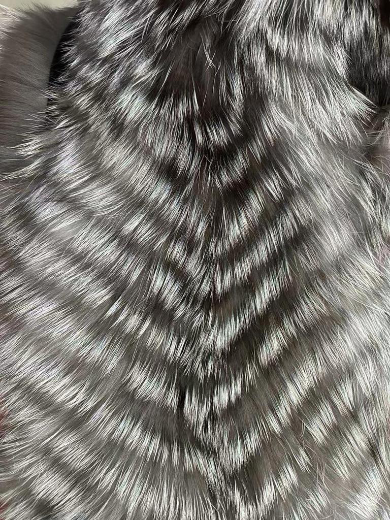 Silver Fox Real Fur Coat Winter New Style Large Fur Collar Length 100cm