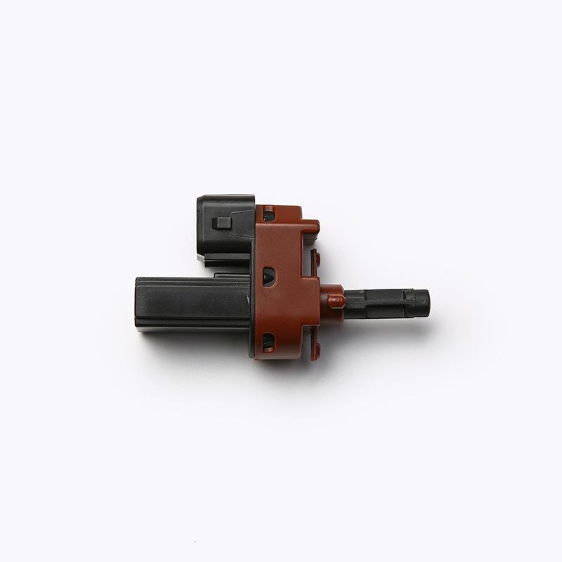 Compatible Clutch Switch for Mazda 2S6T7C534AA/GJ6A-66-49YA/9C197C534AA
