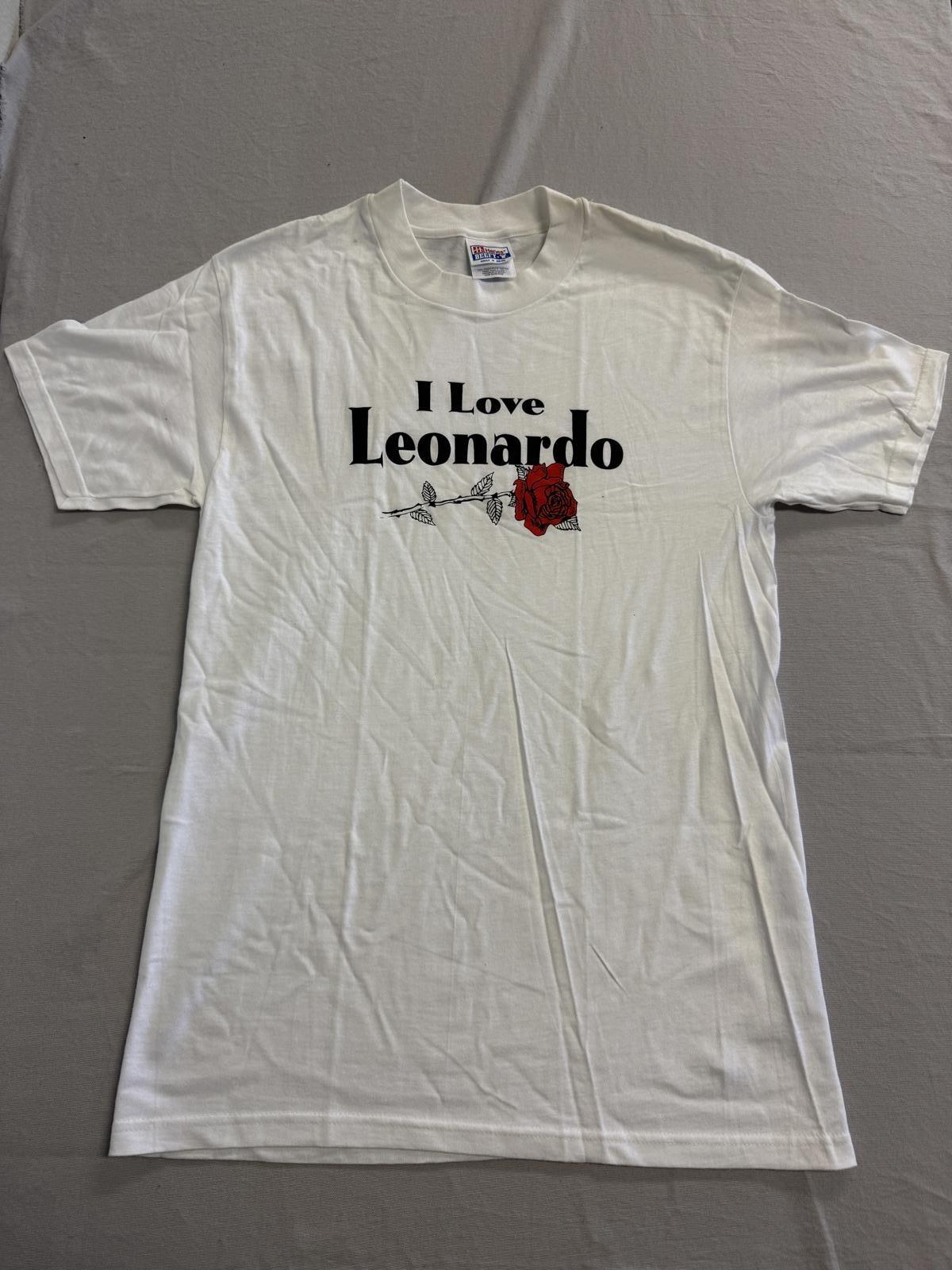 Romeo and Juliet T-shirt I Love Leonardo Red Rose Tee - M S