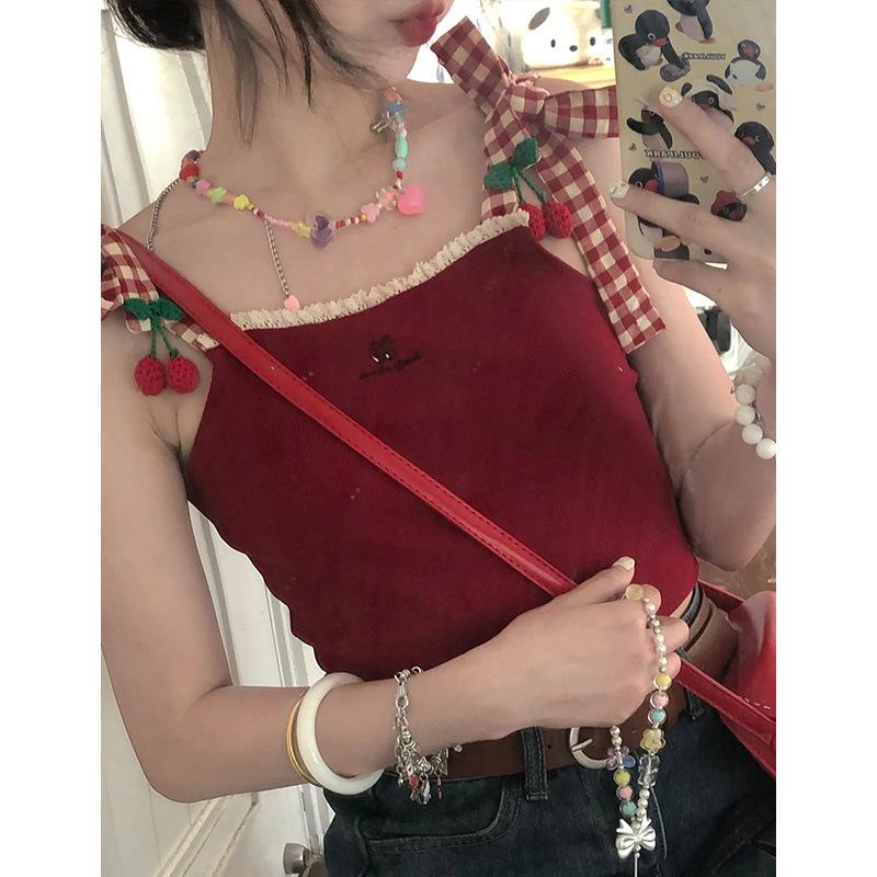 

Камисоль с вышивкой «Вишня», кружевной пэчворк, приталенный силуэт – Женский летний топ One Size (Premium Version) красный