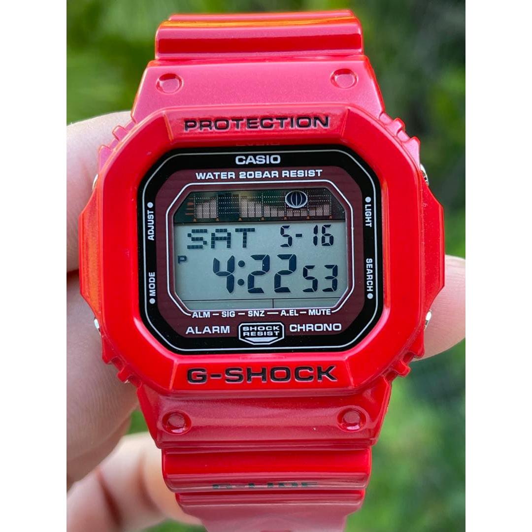 Good condition CASIO G-SHOCK red wristwatch (digital)