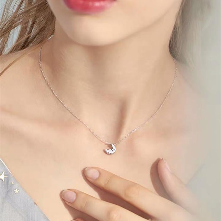 Beixi Crushed Stone Moon Necklace: Shiny, Irregular Diamond s925 Sterling Silver Clavicle Chain, Creative Silver Jewelry Gift s925 Sterling Silver