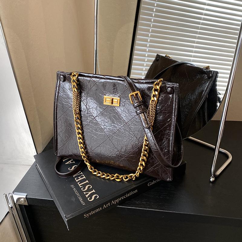 Rhombus chain bag women's large-capacity new fashion versatile shoulder messenger bag retro commuter bag