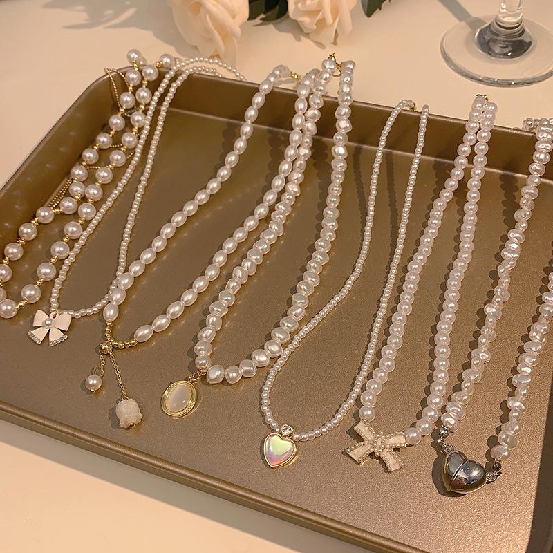 Baroque Pearl Necklace Women's Niche Light Luxury Versatile Love Beaded Collarbone Chain Temperament Pendant Wind