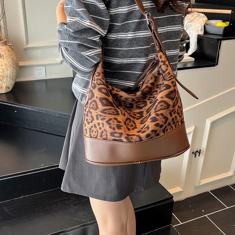 Large-capacity Autumn-winter Retro Single-shoulder Crossbody Bucket Bag