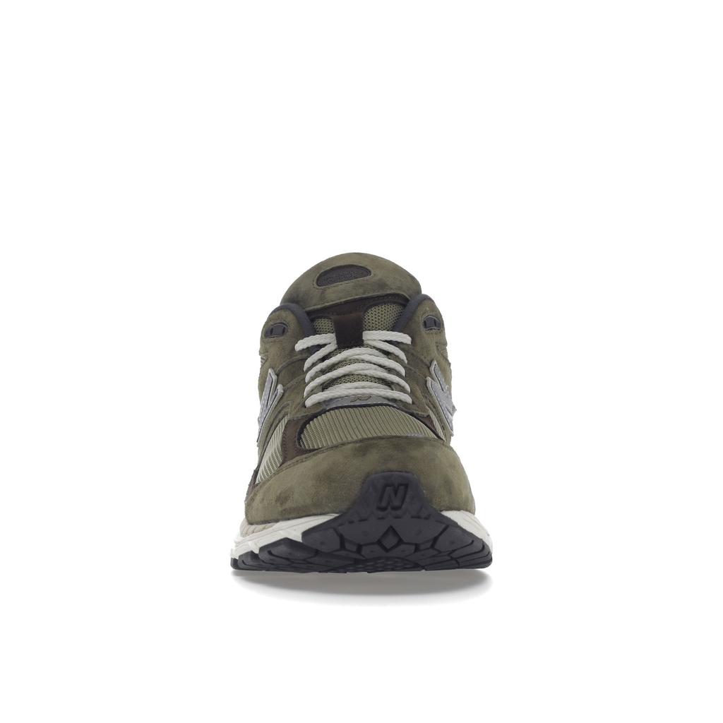 New Balance 2002R Dark Camo Unisex Sneakers Green Rich-Earth M2002RHN