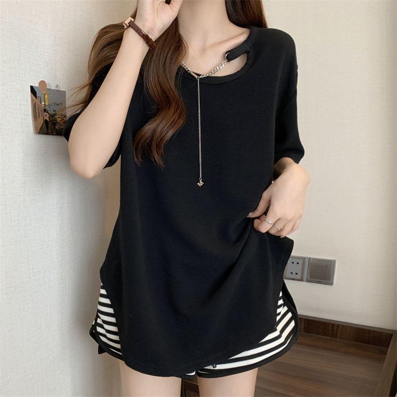 Women Asymmetrical Cut-out T-shirt with Chain Detail Crew Neck Short Sleeve Oversized Loose Fit Solid Color Tee