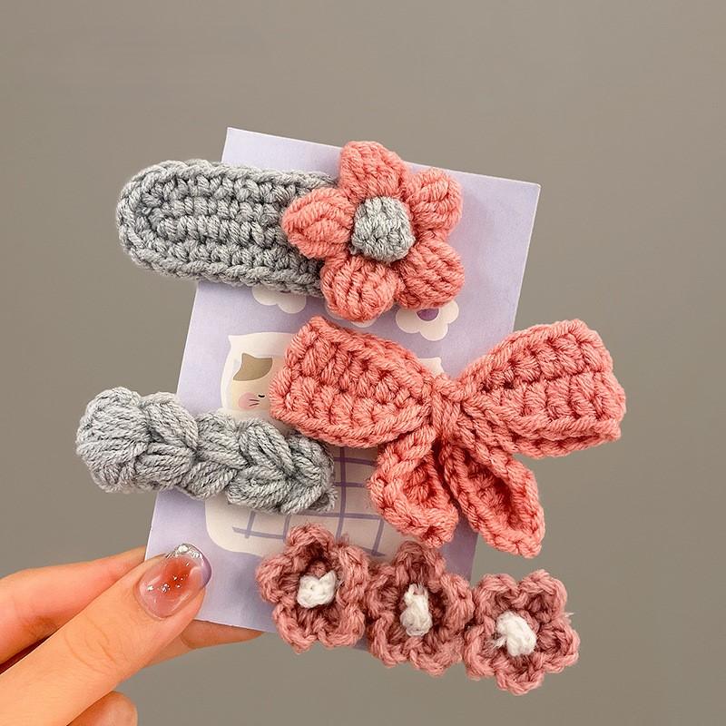 4Pcs Cute Knit BB Hair Clips Handmade Flower Bow Bang Clips for Kids Perfect for Christmas Festival Celebration