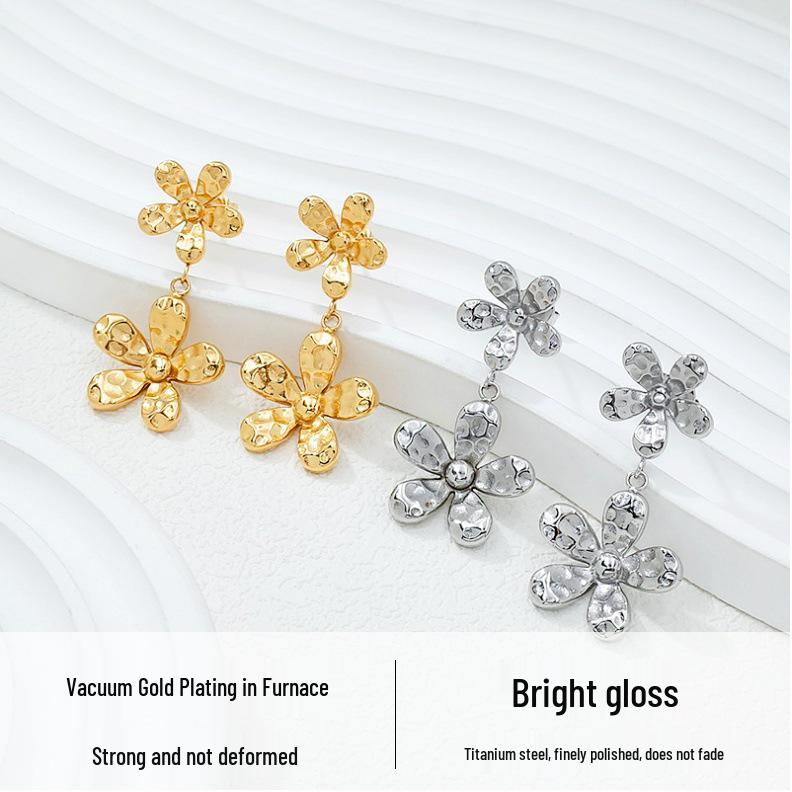 Women's Titanium Steel Gold-Plated Flower Stud Earrings - Rust-Proof, Fashionable, High-End Pendant Jewelry, Light Luxury Feel, 2025 Collection.