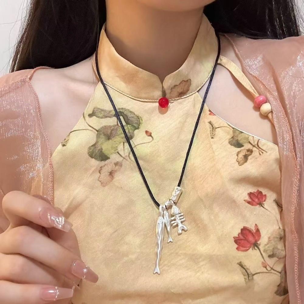 Adjustable Bone Pendant Choker Vintage Sweater Chain Versatile Fish Pendant Necklace  Casual Wear