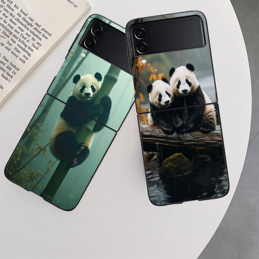 Panda Baby, Giant Panda Family Phone Case For Samsung Z Flip 7 6 5G Galaxy Z Flip 5 4 3 Black Hard Cell Cover Luxury PC Shell C