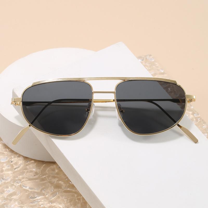 

Retro Style Woman Sunglasses Pilot Shape Anti-reflective Male Sunglass Holiday Travelling Sun Eyeglasses Durable Man