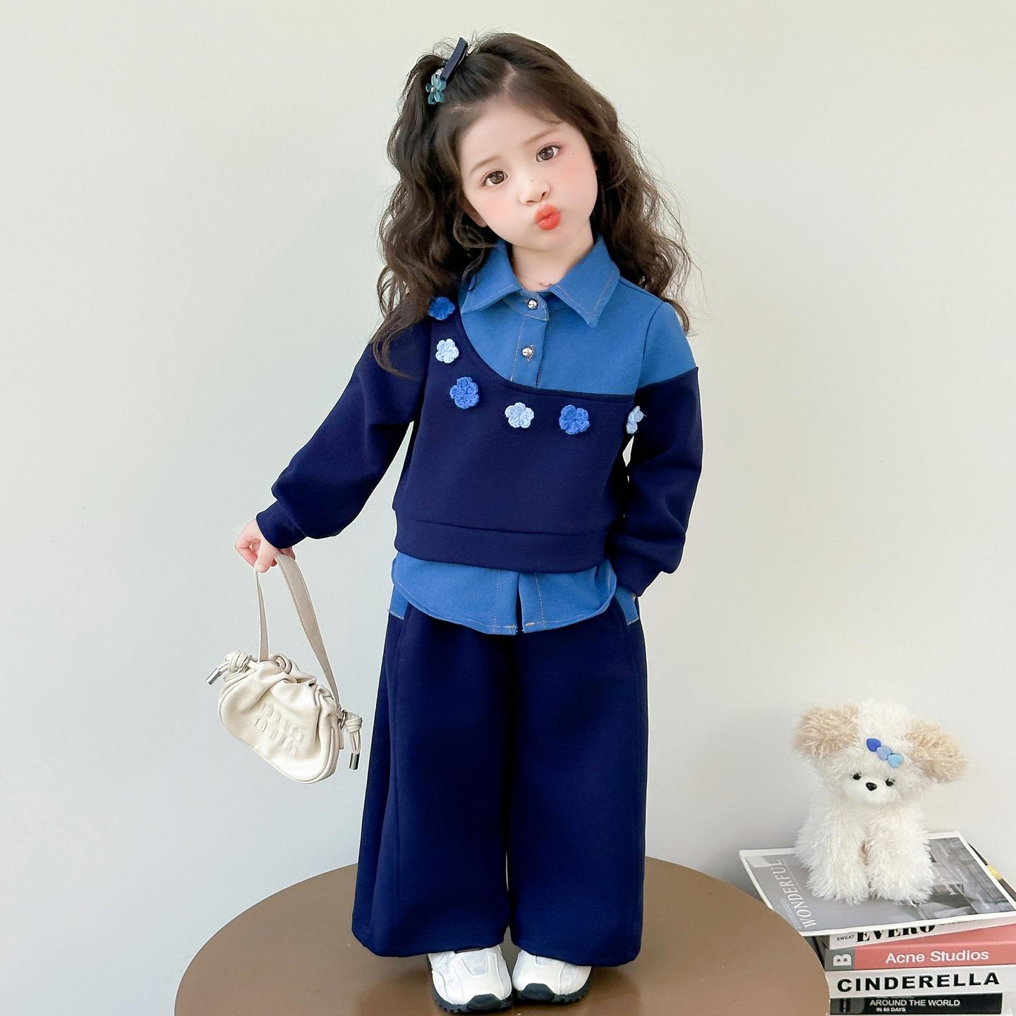 

Девочковый джинсовый комплект из двух предметов с цветочной лоскутной отделкой - Мода Весна/Осень 2025 130 cm