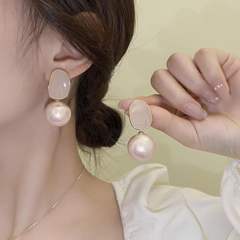 S925 Silver Needle Champagne Pearl Earrings Women's Ins Style Light Luxury Stud Earrings Explosive Earrings