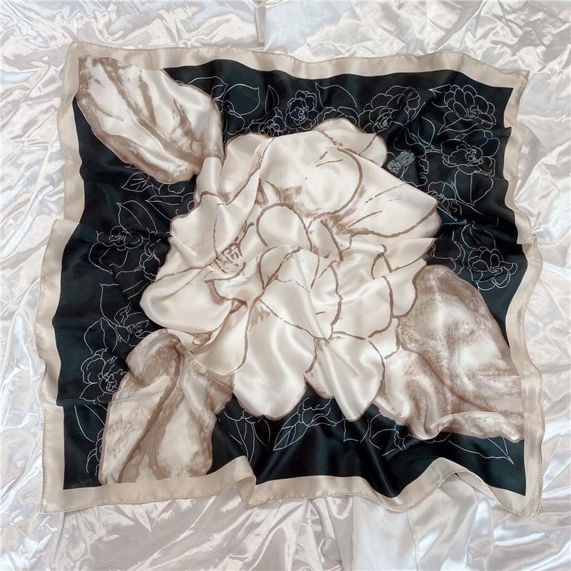 Luxury Desig Cashew Print Square Scarf Women’s Summer Breathable Silk Bandanna Luxury Female Neckerchief Fashion Hijab Gift 70cm