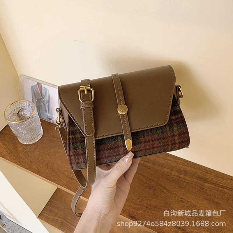 Fashionable and popular underarm small bag for women, 2025 new trendy houndstooth style shoulder bag temperament crossbody small square bag